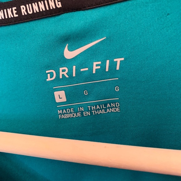 Nike Short Sleeve - Picture 5 of 7